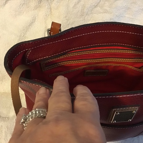 Dooney and Bourke Small Lexington Shopper EUC Beautiful Red - Picture 3 of 12